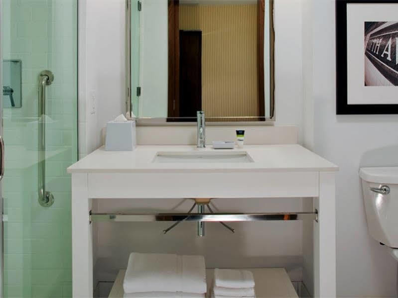 Four Points By Sheraton Medical Center Hotel